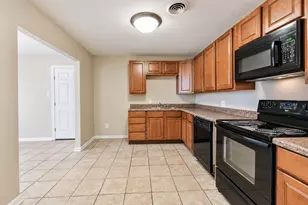10 Maple Ln, Galveston, TX 77551 - Photo 5