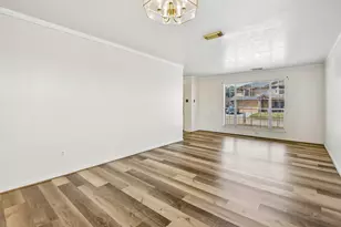 12006 Thornburg Ln, Houston, TX 77067 - Photo 7