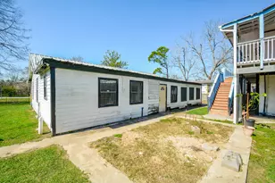 3421 Ave C, Dickinson, TX 77539 - Photo 17