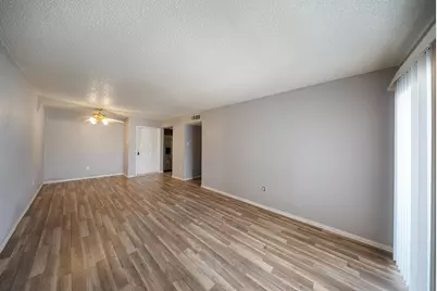 2818 S Bartell Drive #39, Houston, TX 77054 - Photo 9