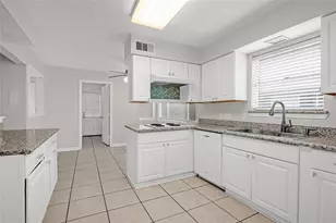 18230 Caprice Ln, Houston, TX 77058 - Photo 13