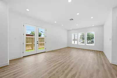 1613 Luzon Street, Houston, TX 77009 - Photo 7