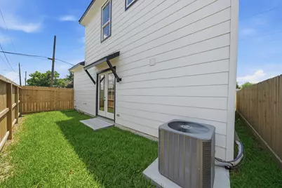 1613 Luzon Street, Houston, TX 77009 - Photo 3