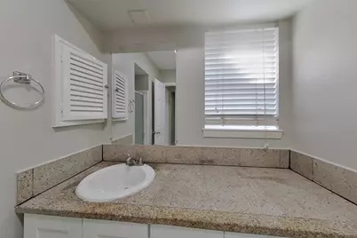 3815 Regency Drive, Houston, TX 77045 - Photo 15