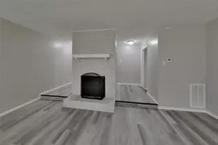 3815 Regency Dr, Houston, TX 77045 - Photo 3
