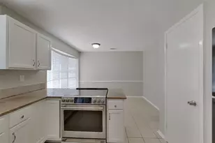 3815 Regency Dr, Houston, TX 77045 - Photo 5