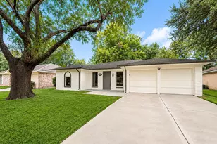 13619 Elm Ct, Sugar Land, TX 77498 - Photo 1