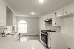 4206 Oak Shadows Dr, Houston, TX 77091 - Photo 3