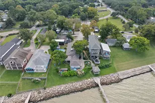 3709 Bayshore Dr, Bacliff, TX 77518 - Photo 3