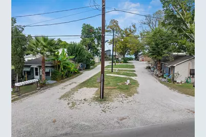 3709 Bayshore Drive #1-12, Bacliff, TX 77518 - Photo 11