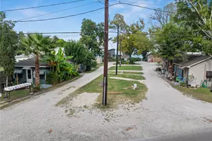 3709 Bayshore Dr, Bacliff, TX 77518 - Photo 11