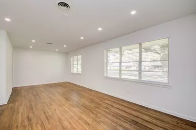 8939 Rockhurst Drive, Houston, TX 77080 - Photo 15