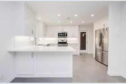 8939 Rockhurst Drive, Houston, TX 77080 - Photo 9