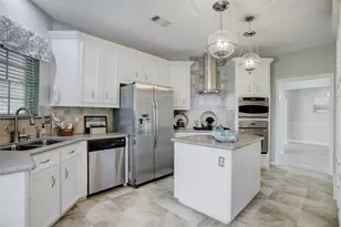 112 Harbour Town Dr, Conroe, TX 77356 - Photo 13