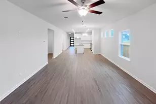 13223 Hayden Peak Dr, Iowa Colony, TX 77583 - Photo 9