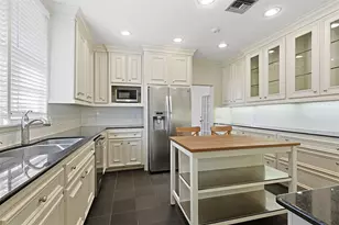 1311 Peden St, Houston, TX 77006 - Photo 13