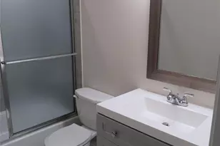 11619 Bowlan Ln, Houston, TX 77035 - Photo 21