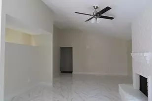 11619 Bowlan Ln, Houston, TX 77035 - Photo 15