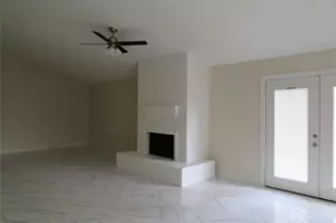 11619 Bowlan Ln, Houston, TX 77035 - Photo 23