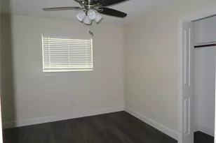 11619 Bowlan Ln, Houston, TX 77035 - Photo 13