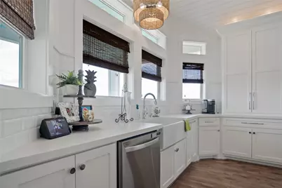 1180 Lagoon Drive, Crystal Beach, TX 77650 - Photo 7