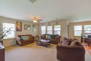 8019 Berkely Ct, Baytown, TX 77521 - Photo 5