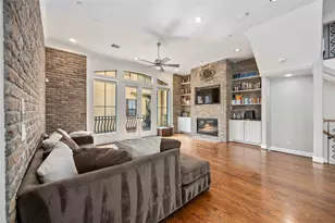 328 Bomar St, Houston, TX 77006 - Photo 11