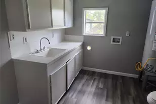 549 E New York St, Brazoria, TX 77422 - Photo 25