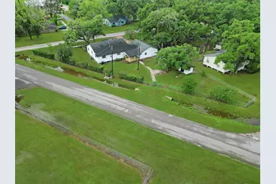 549 E New York Street, Brazoria, TX 77422 - Photo 31