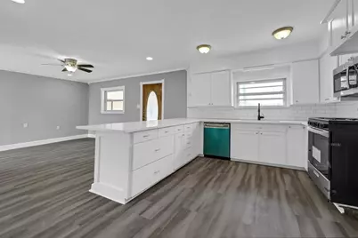 549 E New York Street, Brazoria, TX 77422 - Photo 3