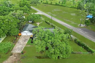 549 E New York St, Brazoria, TX 77422 - Photo 27