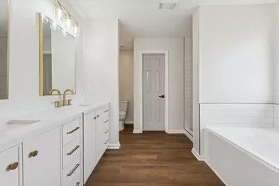 218 Diamond Bay Drive, Dickinson, TX 77539 - Photo 3