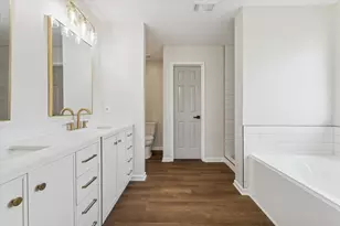 218 Diamond Bay Dr, Dickinson, TX 77539 - Photo 3