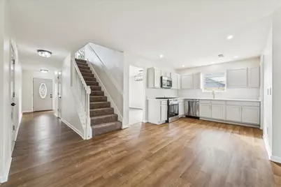 218 Diamond Bay Drive, Dickinson, TX 77539 - Photo 9