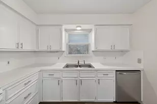 506 Oklahoma Ave, Bacliff, TX 77518 - Photo 11