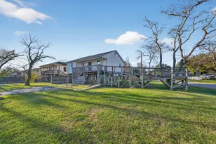 506 Oklahoma Ave, Bacliff, TX 77518 - Photo 1