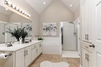 42 Alderon Woods Place, The Woodlands, TX 77382 - Photo 17