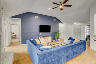 13710 Wood River Dr, Houston, TX 77085 - Photo 5