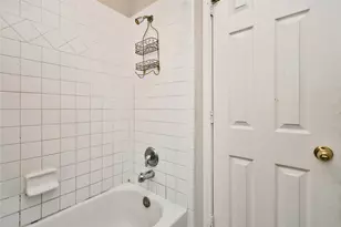 1519 Meadow Sweet Dr, Sugar Land, TX 77479 - Photo 11
