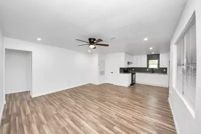 207 E Defee Avenue, Baytown, TX 77520 - Photo 9