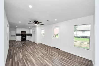 207 E Defee Avenue, Baytown, TX 77520 - Photo 15