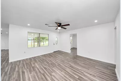 207 E Defee Avenue, Baytown, TX 77520 - Photo 11