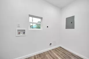 207 E Defee Ave, Baytown, TX 77520 - Photo 21