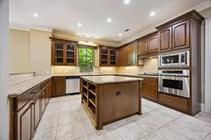 28 Hackberry Ln, Houston, TX 77027 - Photo 13