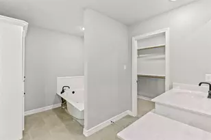 537 Chuckwagon Trail, Angleton, TX 77515 - Photo 19