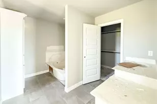 537 Chuckwagon Trail, Angleton, TX 77515 - Photo 7