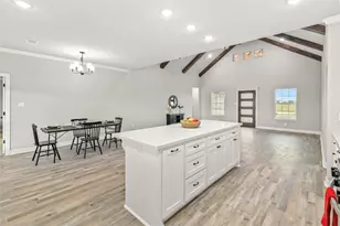 537 Chuckwagon Trail, Angleton, TX 77515 - Photo 13