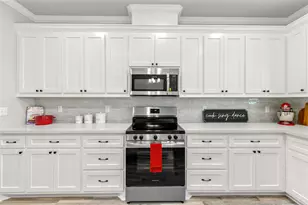 537 Chuckwagon Trail, Angleton, TX 77515 - Photo 15