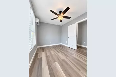 7305 Avenue E #1, Houston, TX 77011 - Photo 5
