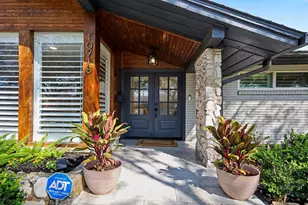 10718 Longmont Dr, Houston, TX 77042 - Photo 3